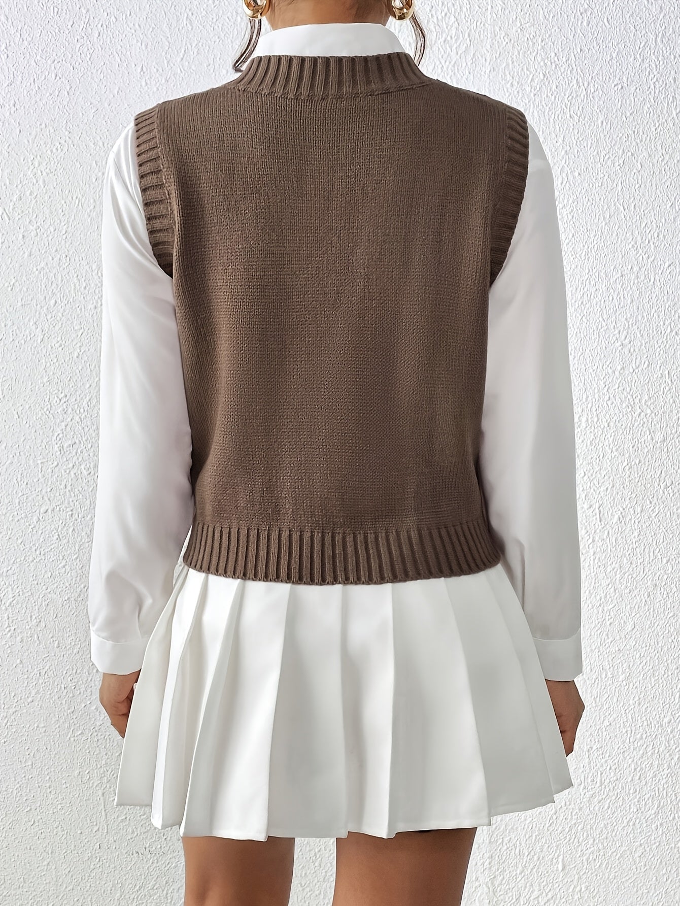 Ambria | Slim Fit Cable Knit V-Neck Sweater Vest - Lightweight Sleeveless Top in Casual Retro Style